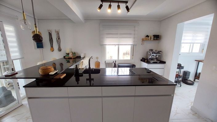 Image No.10-3 Bed Villa for sale