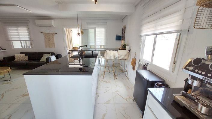 Image No.11-3 Bed Villa for sale