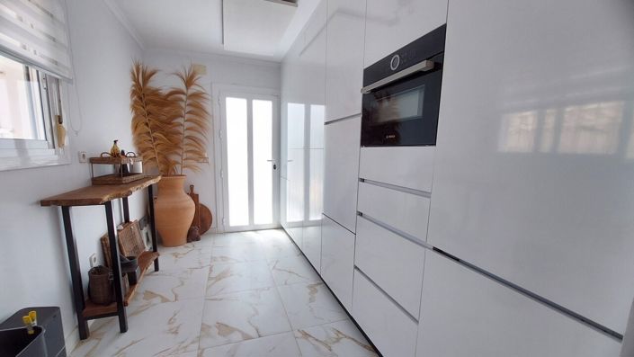 Image No.12-3 Bed Villa for sale