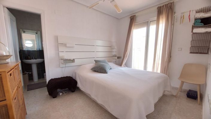 Image No.19-3 Bed Villa for sale