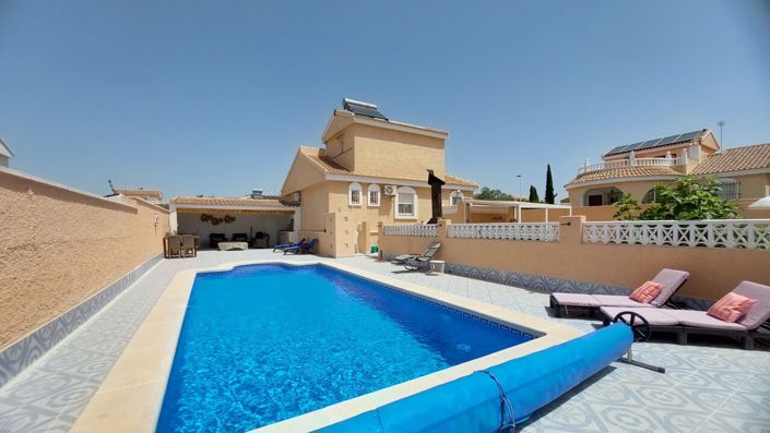 Image No.35-3 Bed Villa for sale