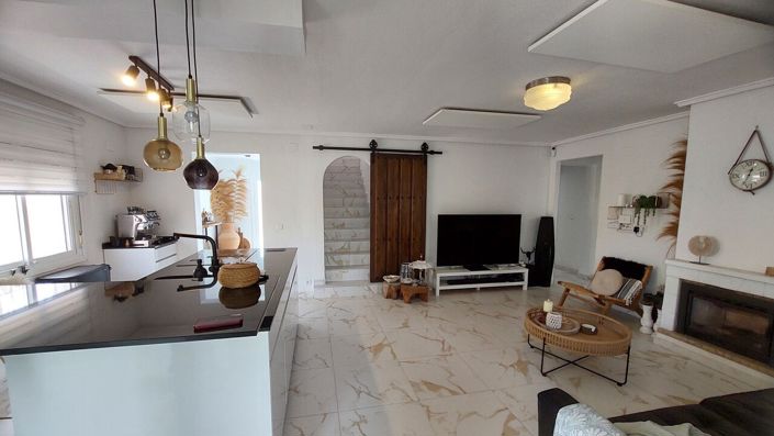 Image No.8-3 Bed Villa for sale