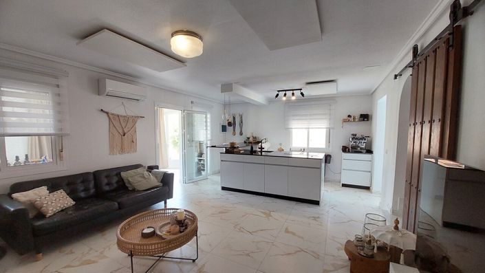 Image No.9-3 Bed Villa for sale