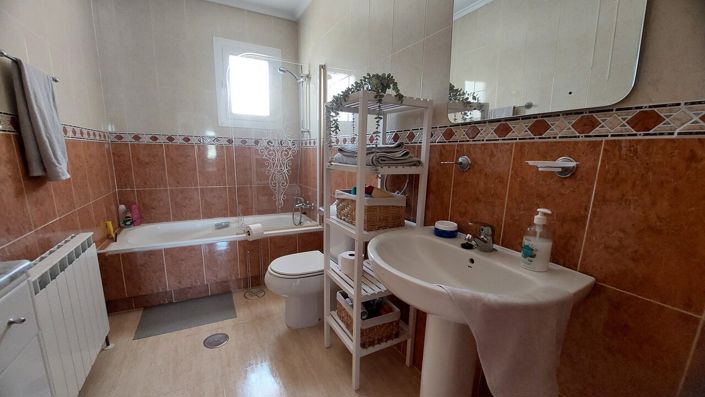 Image No.16-3 Bed Villa for sale
