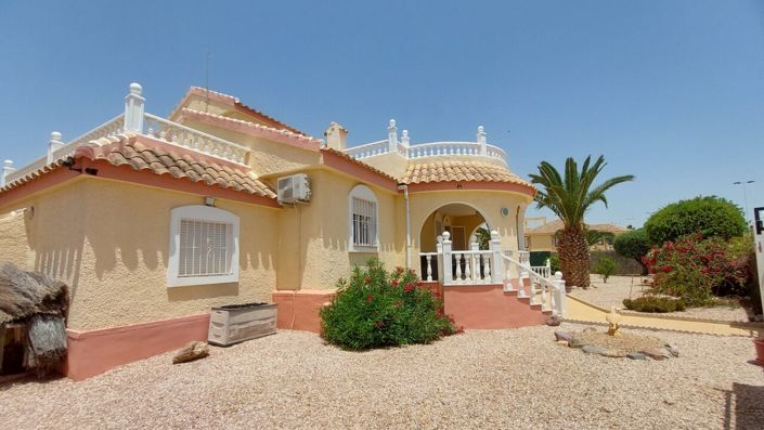 Image No.2-3 Bed Villa for sale