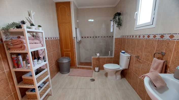Image No.20-3 Bed Villa for sale