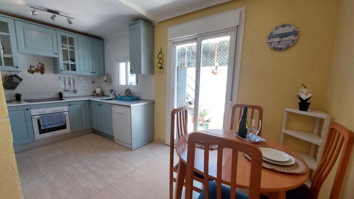 Image No.11-2 Bed House for sale