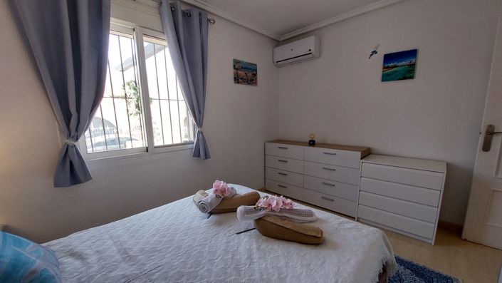 Image No.16-2 Bed House for sale