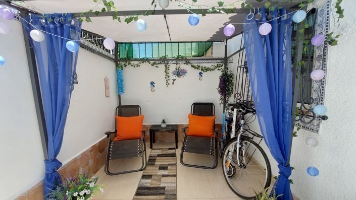 Image No.18-2 Bed House for sale