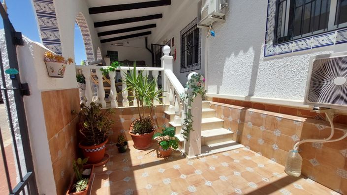 Image No.4-2 Bed House for sale