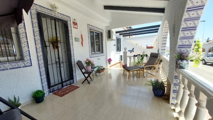 Image No.6-2 Bed House for sale