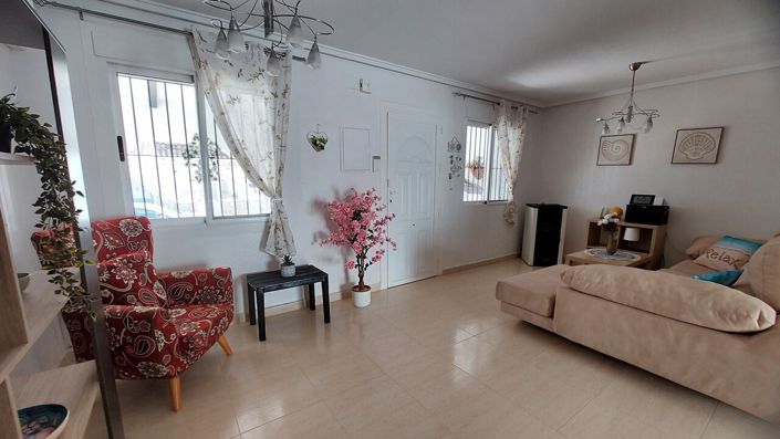 Image No.8-2 Bed House for sale