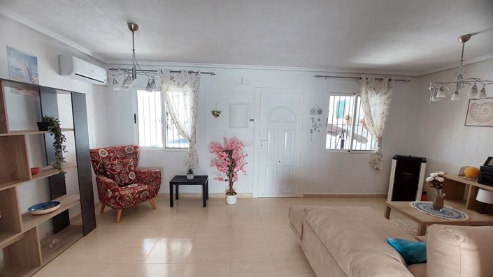 Image No.9-2 Bed House for sale