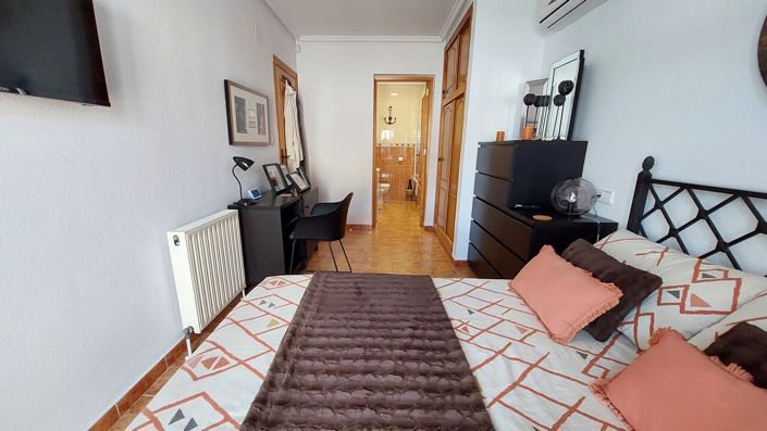 Image No.20-2 Bed Villa for sale