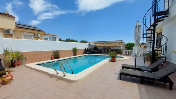 Image No.27-2 Bed Villa for sale