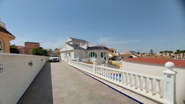 Image No.34-3 Bed Villa for sale