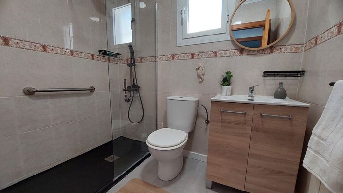 Image No.17-2 Bed Villa for sale