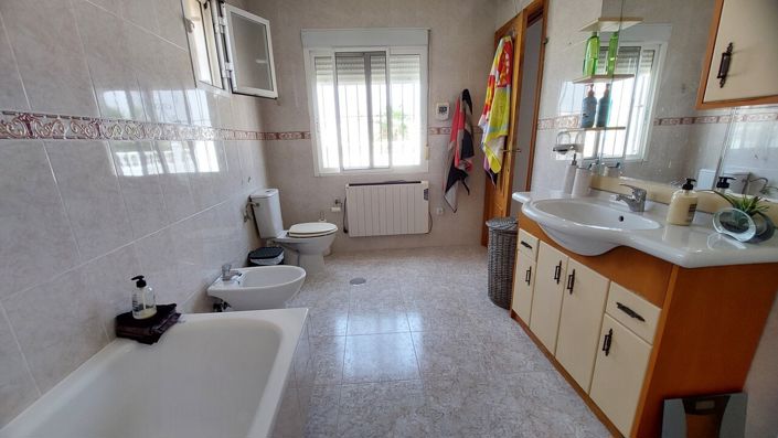 Image No.27-3 Bed Villa for sale
