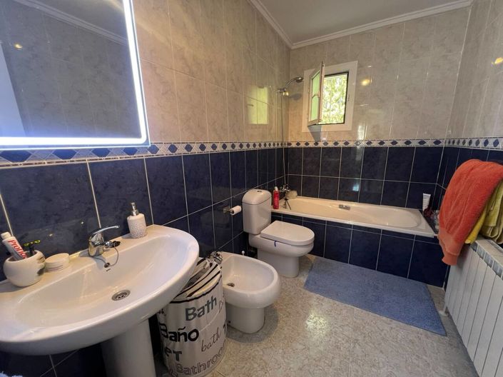 Image No.12-3 Bed Villa for sale