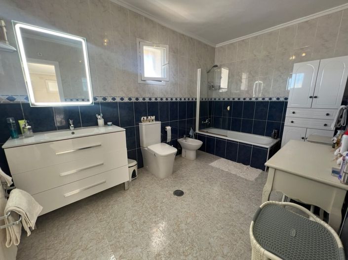 Image No.21-3 Bed Villa for sale
