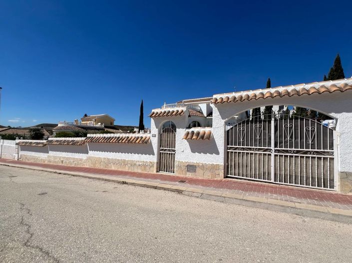 Image No.9-3 Bed Villa for sale
