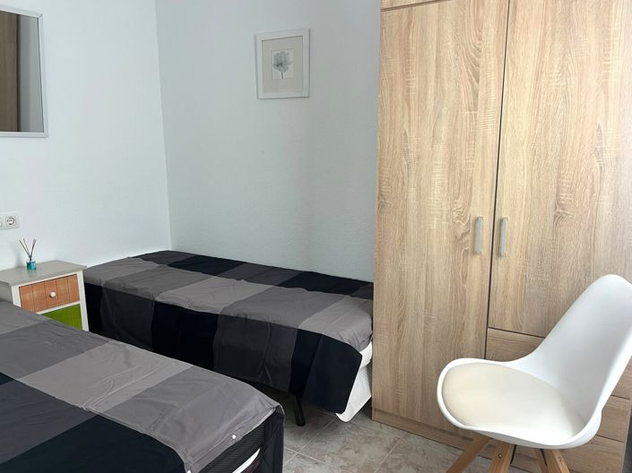 Image No.18-2 Bed Property for sale