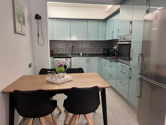 Image No.4-2 Bed Property for sale