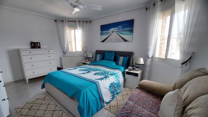Image No.17-3 Bed Villa for sale