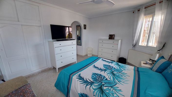 Image No.18-3 Bed Villa for sale
