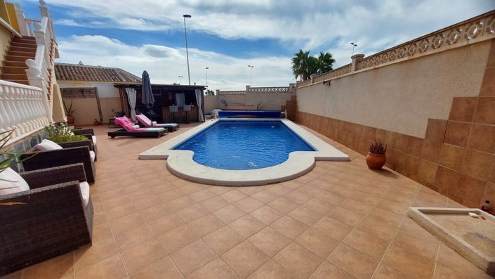 Image No.3-3 Bed Villa for sale