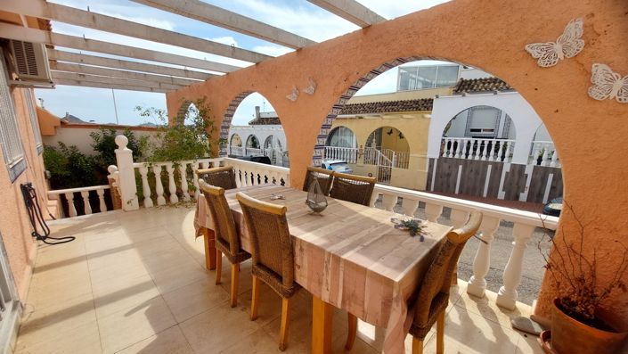 Image No.5-2 Bed House for sale