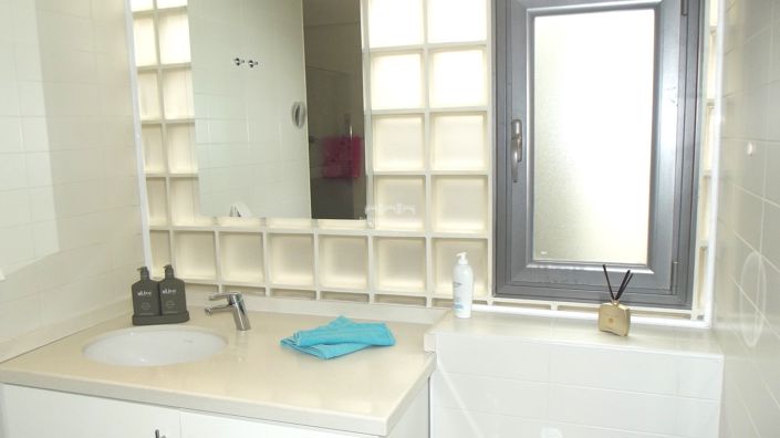 Image No.18-2 Bed Apartment for sale