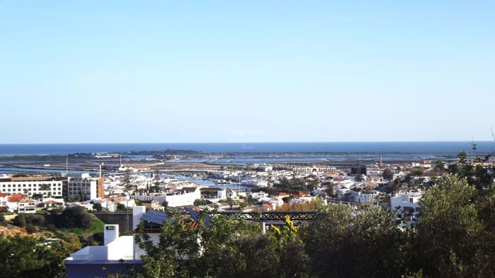 Image No.1-4 Bed Villa for sale