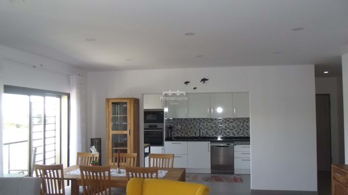 Image No.8-3 Bed Apartment for sale