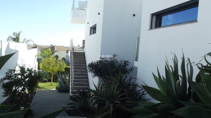 Image No.26-3 Bed Villa for sale