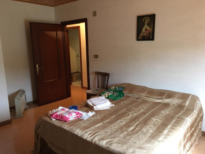 Image No.12-4 Bed Country House for sale