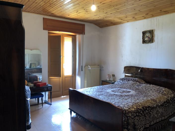 Image No.33-4 Bed Country House for sale