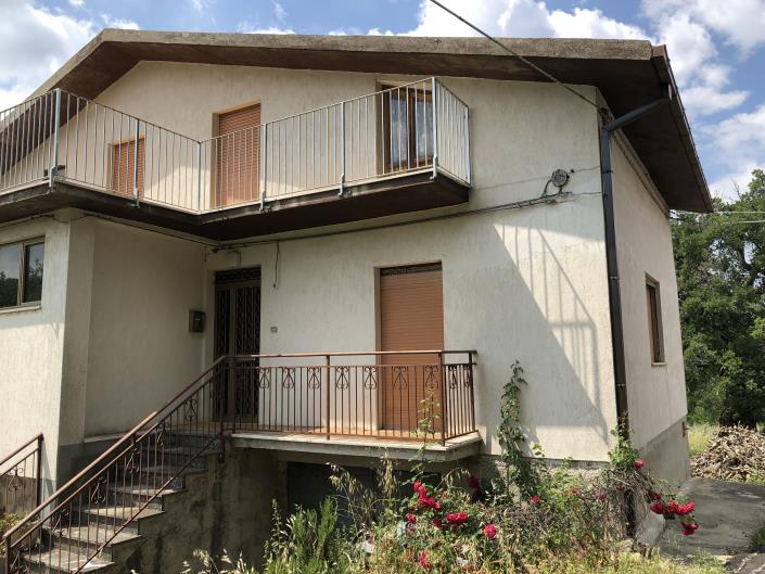 Image No.2-4 Bed Country House for sale