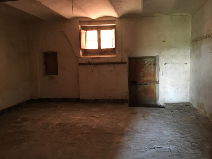 Image No.24-6 Bed Townhouse for sale