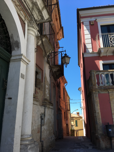 Image No.2-6 Bed Townhouse for sale