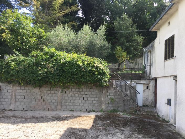 Image No.19-4 Bed House for sale