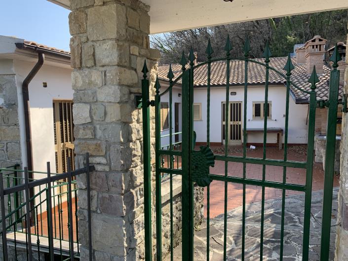 Image No.41-4 Bed Country Property for sale