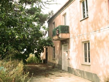 2 Bed Farmhouse for sale