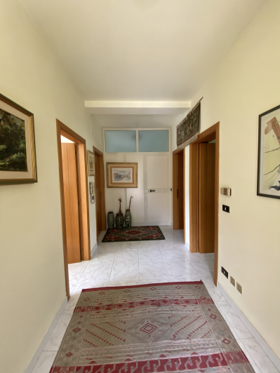 Image No.13-5 Bed Villa / Detached for sale