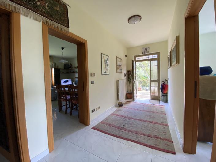 Image No.6-5 Bed Villa / Detached for sale