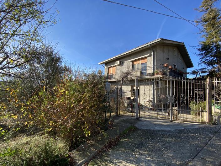 Image No.5-5 Bed Villa / Detached for sale