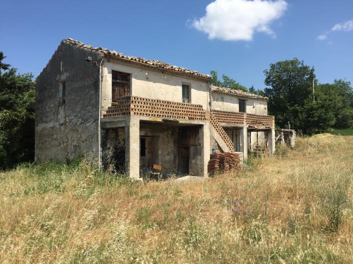 Image No.1-Ferme de 3 chambres à vendre à Casoli
