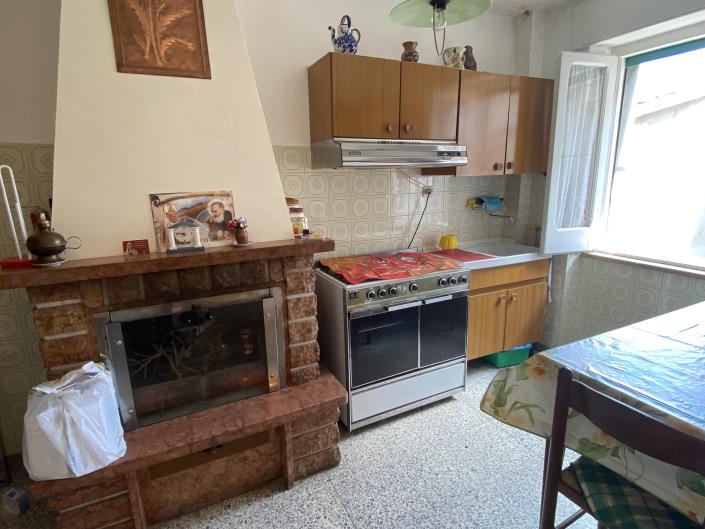 Image No.5-2 Bed House for sale