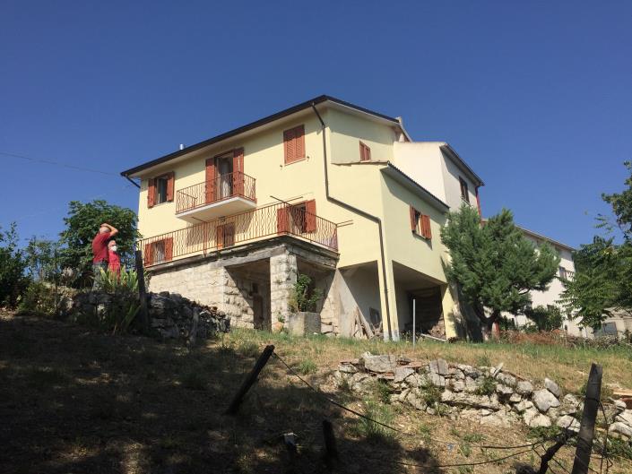 Image No.1-2 Bed House for sale