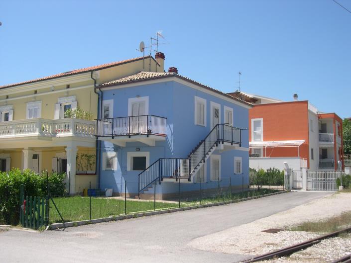 Image No.1-3 Bed Townhouse for sale